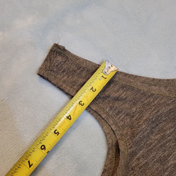 ✨️3 for $15✨️ Eclipse romper v-neck with pockets size medium in forest green - Picture 8 of 8